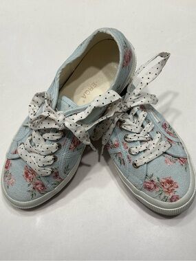 Feminine Floral Sneakers